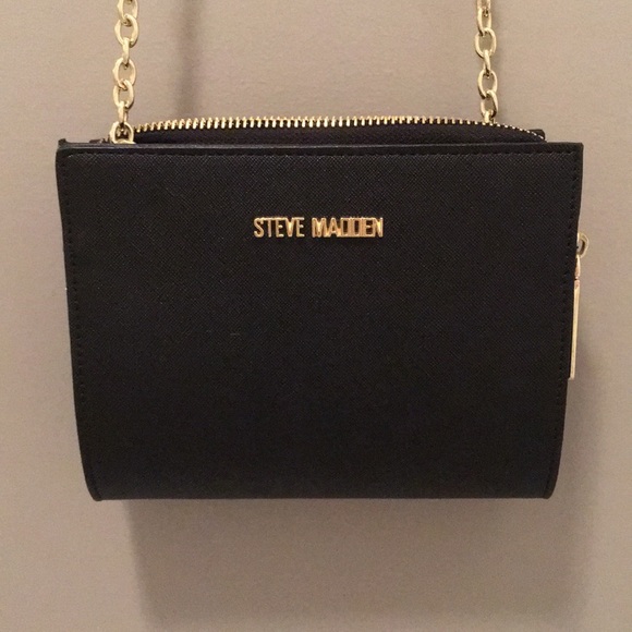 Steve Madden Handbags - STEVE MADDEN Crossbody